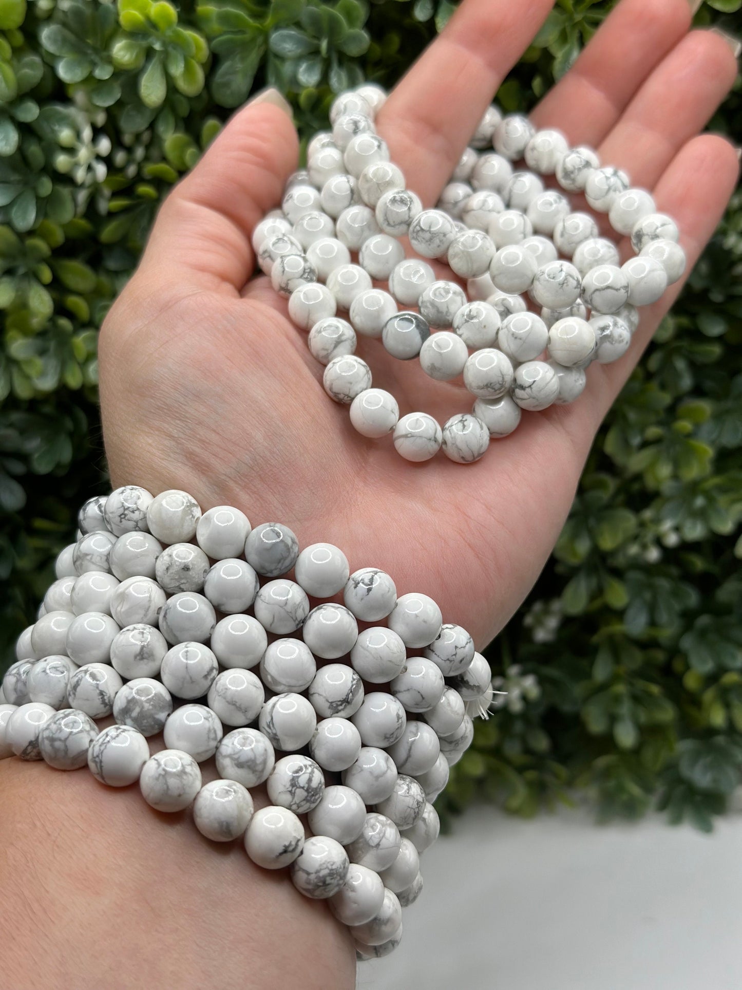 Howlite 8mm crystal beaded bracelet