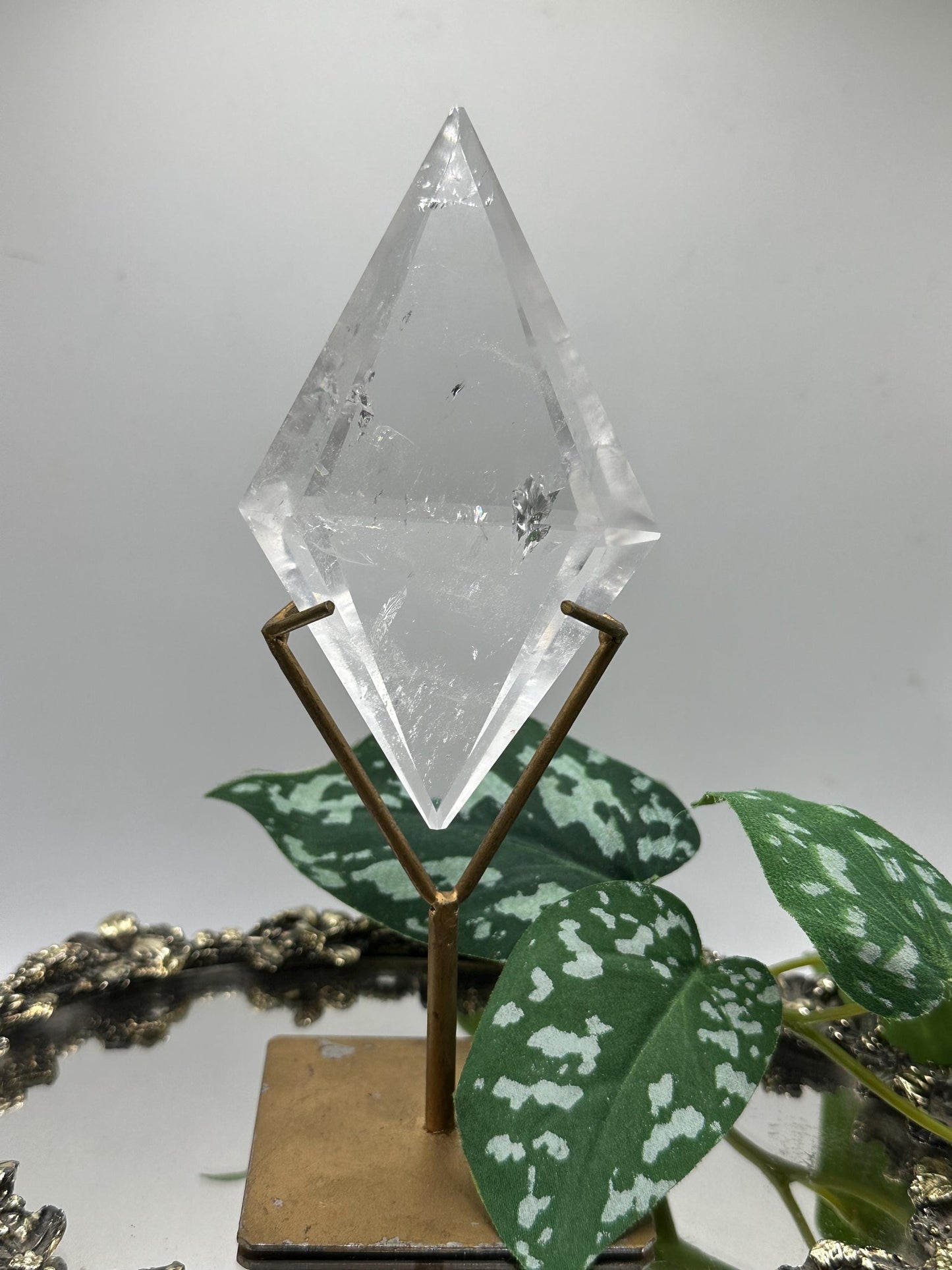 Clear Quartz DT Diamond on gold color stand, Home Decor, Brazilian stone, gift