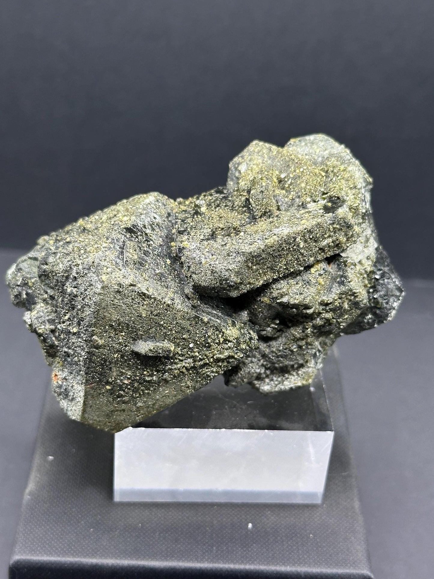 Epidote pseudo-octahedral, Balochistan, Pakistan